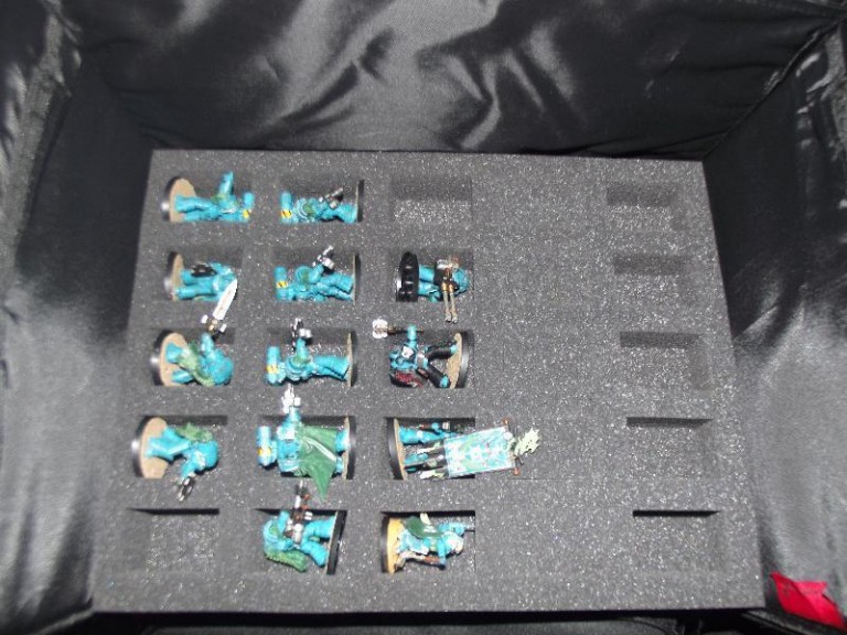 Tabletop Tyrant Defender – Étui De Rangement Pour 144 Figurines 35 Mm, Mousse Incluse, Carton Double Paroi, Empilable