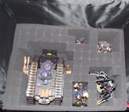 Étui Defender Tabletop Tyrant Pour Figurines Warhammer - Avec Mousse